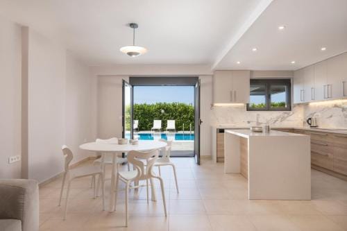 Luxury Villa Near The Sea Meliti Luxury Villa Hotel in Crete