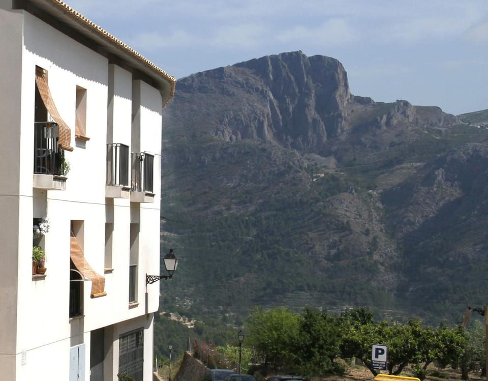 APARTAMENTOS SERRELLA - Rural Guadalest Hotel in Marina Baixa