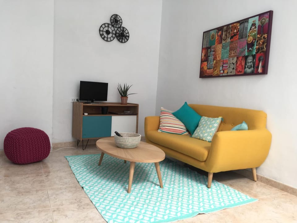Shared lounge/TV area