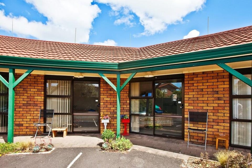 Papakura Monument Motor Lodge Motel in Waikato