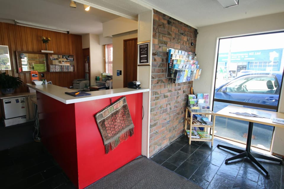 Midway Pacifica Lodge Motel in Lower Hutt