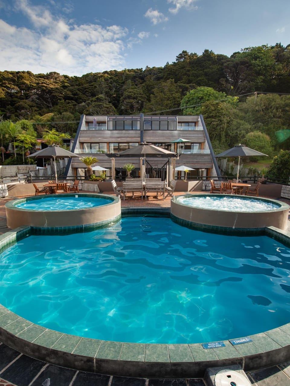 Pioneer Waterfront Apartments Hotel in Paihia
