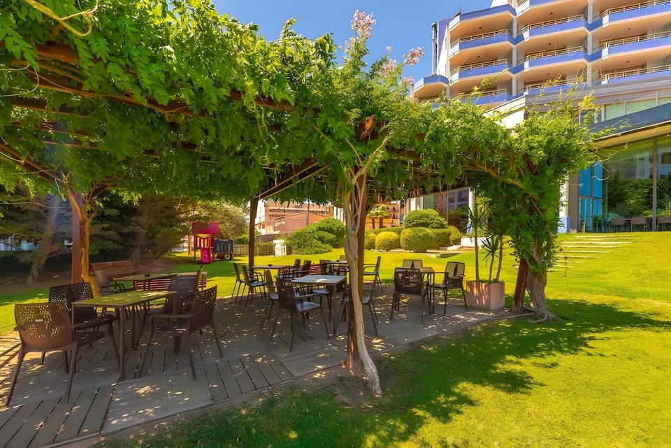Xon's Platja HA Hotel in Alt Empordà