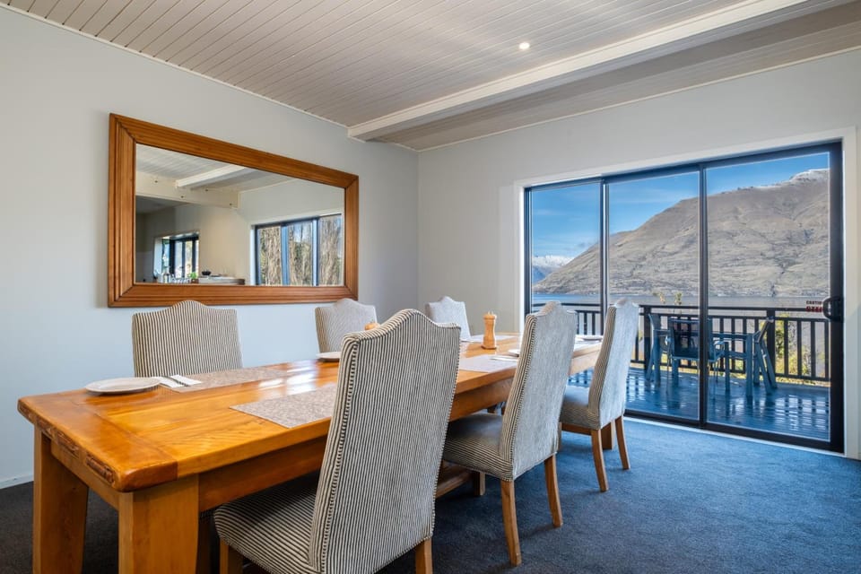 Hidden Lodge Queenstown Lodge in Queenstown