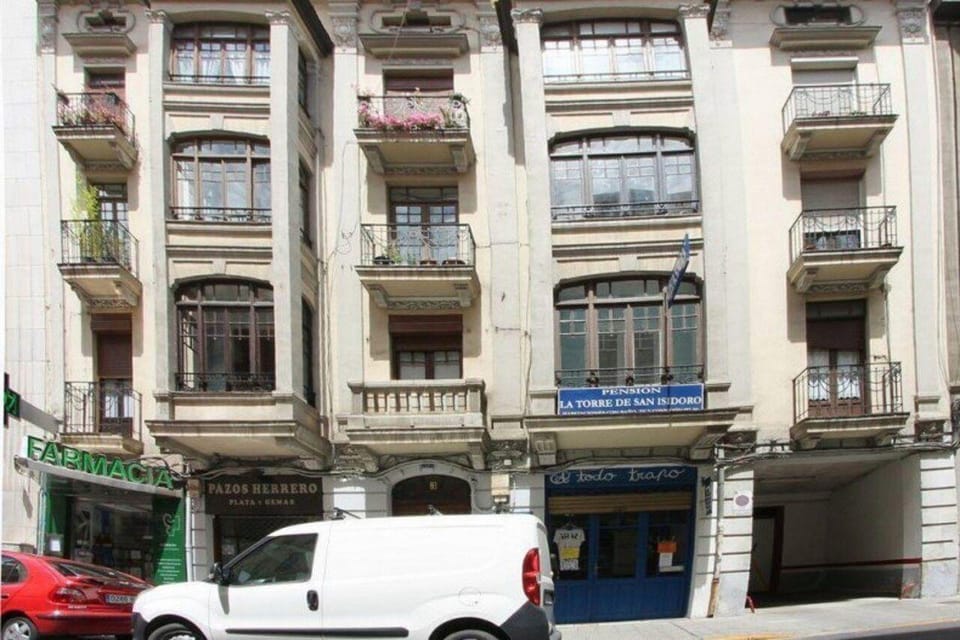 Alda Centro Leon Hostel in León