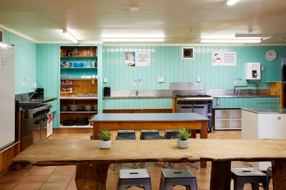 Pacific Coast Lodge and Backpackers Hostel in Bay Of Plenty
