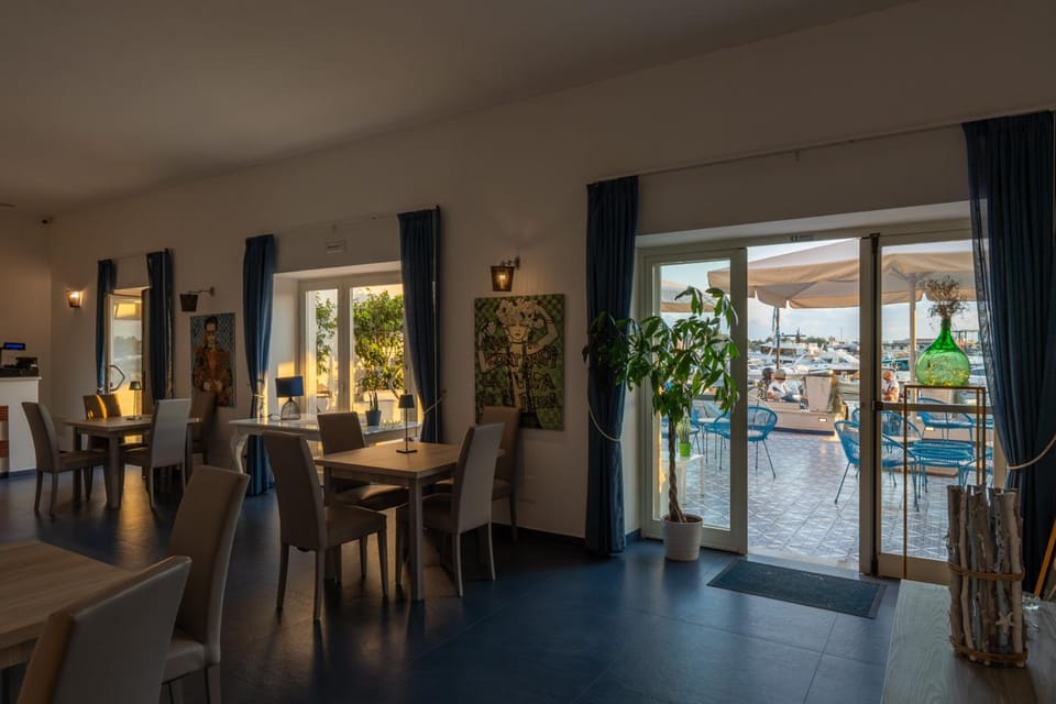 Baia Flegrea Meuble Hotel in Campania