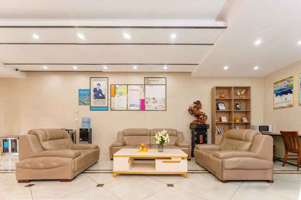 Shell Hotel Wuhu Kanngfu Road Dongfang Longcheng Wanda Plaza Hotel in Nanjing