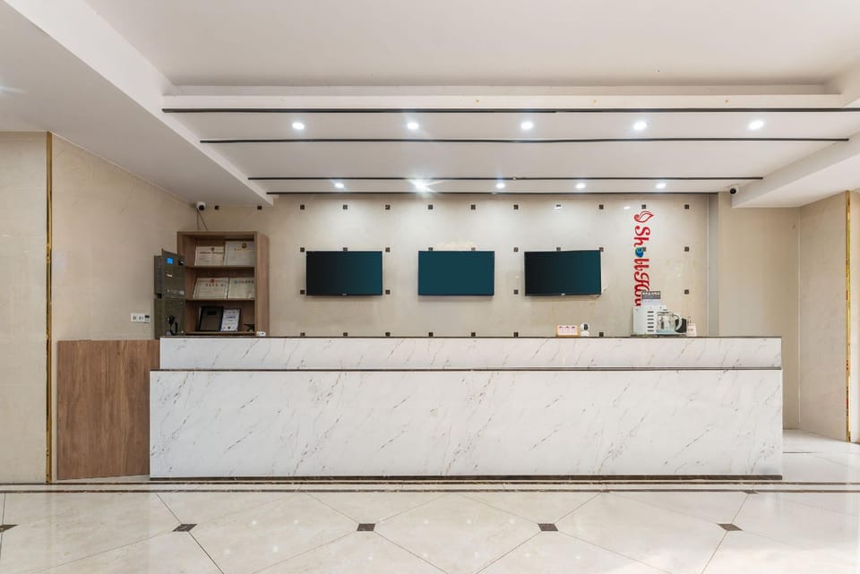 Shell Hotel Wuhu Kanngfu Road Dongfang Longcheng Wanda Plaza Hotel in Nanjing
