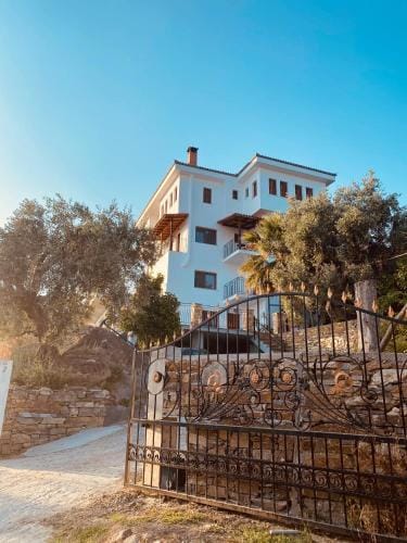 Sun Touch Pelion Rooms Hotel in Magnesia Prefecture, Greece
