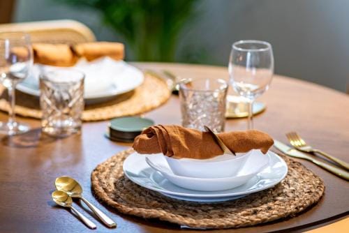 Family penthouse 7-Minutes from Rotterdam Central Newly Build top floor terrace R5 Hotel in Rotterdam