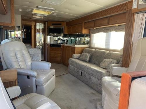 Zion RV Stone Pool Inn, Pets stay Free, fenced in yard, relaxing waterfall! Hotel in Washington