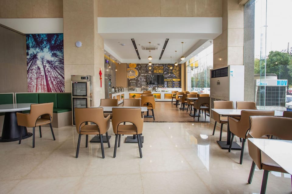 Green Tree Inn Huainan Square South Road Hotel in Jiangsu