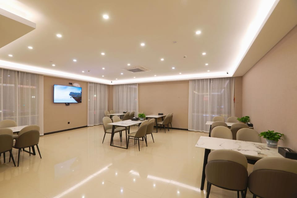 Green Tree Inn Jingjiang Chengxi Avenue West Ring Road Hotel in Suzhou