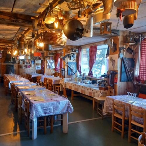 MONTLO RELAIS DES CERFS Hotel in Auvergne-Rhône-Alpes