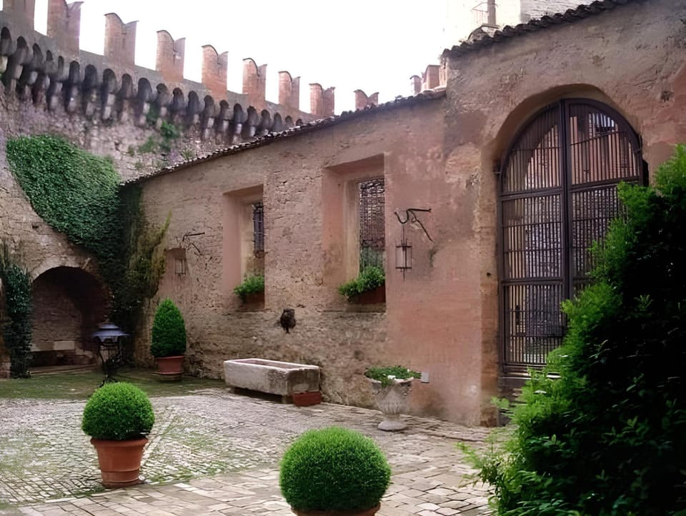 Castello di Vigoleno Hotel in Emilia-Romagna