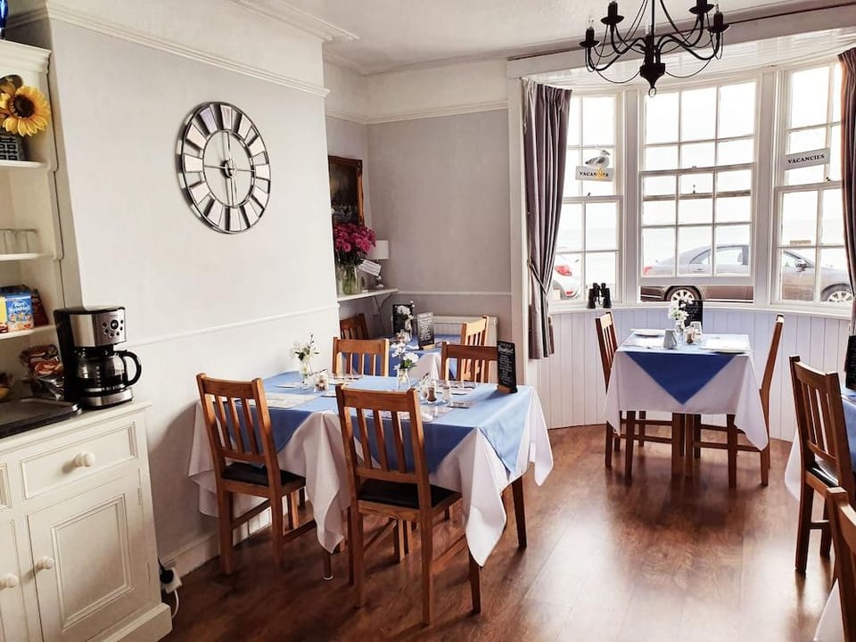 Lyndale Guest House Hotel in Weymouth
