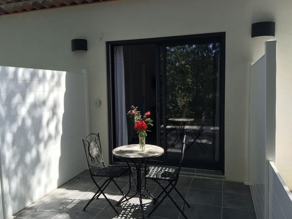 Le Mas Du Bijou Bleu Hotel in Roquebrune-sur-Argens