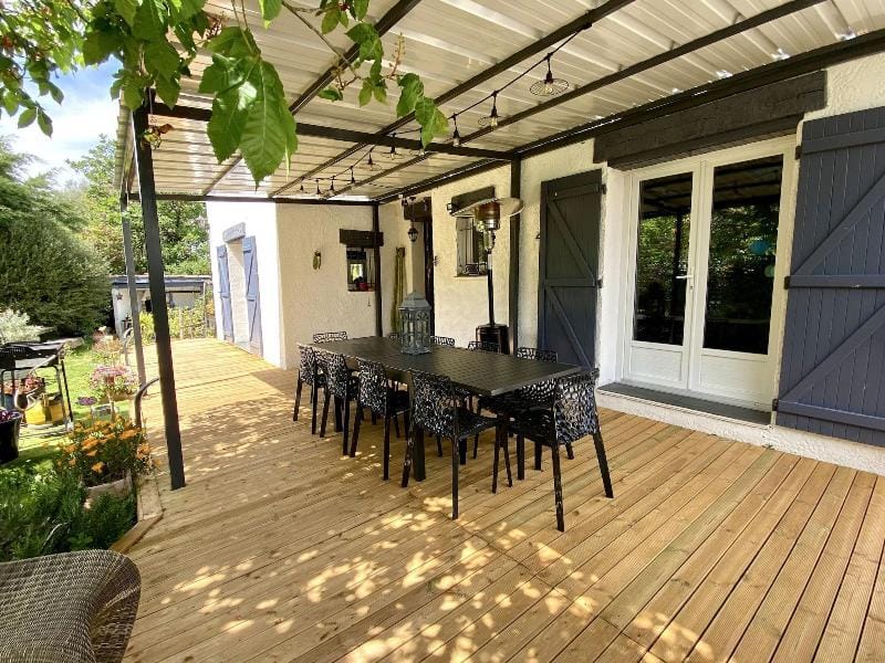 Le Mas Du Bijou Bleu Hotel in Roquebrune-sur-Argens