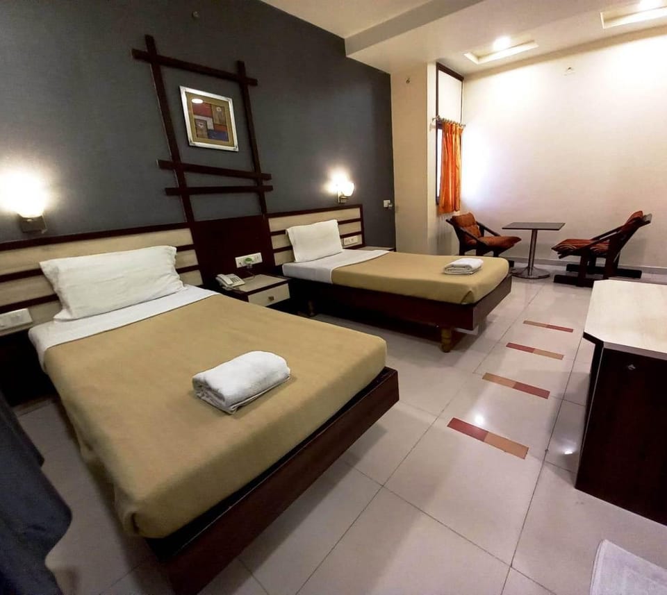 Hotel Airport Plaza. Hotel in Ahmedabad