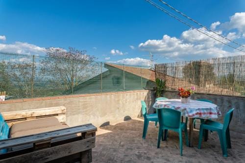 Casa Vecchia Rooms and Parking Hotel in Gambassi Terme