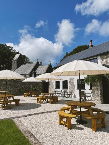 The White Lion Cowbridge Hotel in Wales