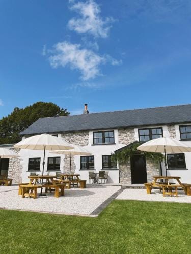 The White Lion Cowbridge Hotel in Wales