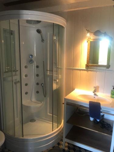 Au Clair de la Pierre - Chambres d'hotes Hotel in Auvergne-Rhône-Alpes