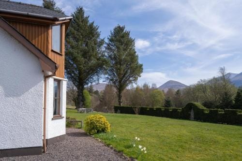 Mizpah Bed & Breakfast near Ben Nevis Highlands Hotel in Scotland