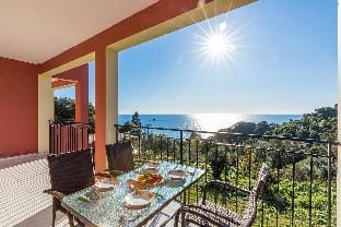 Relaxing Apartments, Swimming Pool - Pelekas Beach Hotel in Corfu, Greece