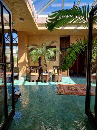 Riad Agraba, 1001 nights Hotel in Limburg (province)