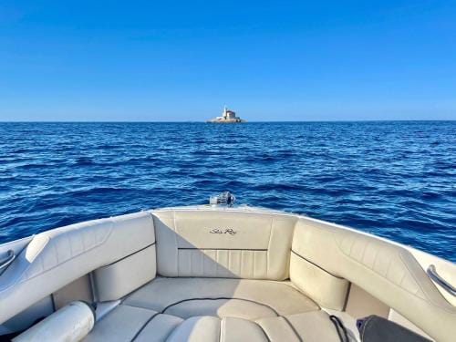 Oceanview Deluxe penthouse apartment with 89m2 living space 90m2 roof terrace Hotel in Okrug Gornji