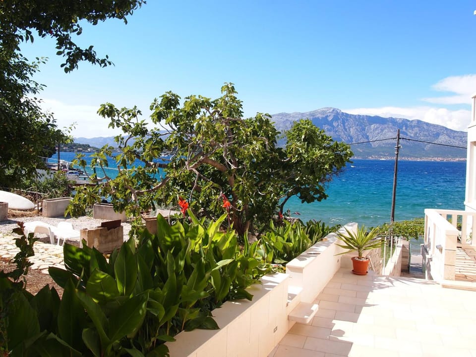 Apartments Lumbarda Beach Hotel in Dubrovnik-Neretva County