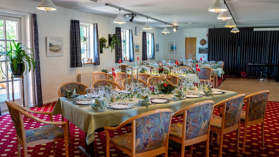 Banquet hall