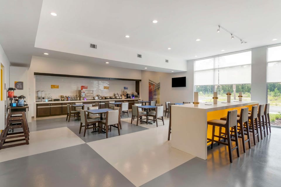 GLō Best Western Pooler - Savannah Airport Hotel Hotel in Pooler