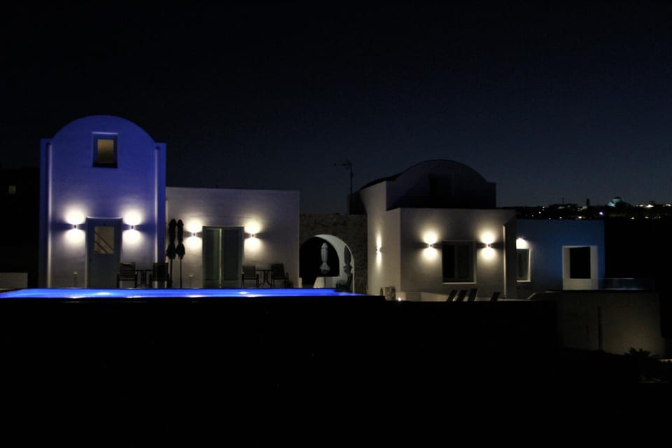 White Element Apartment hotel in Santorini