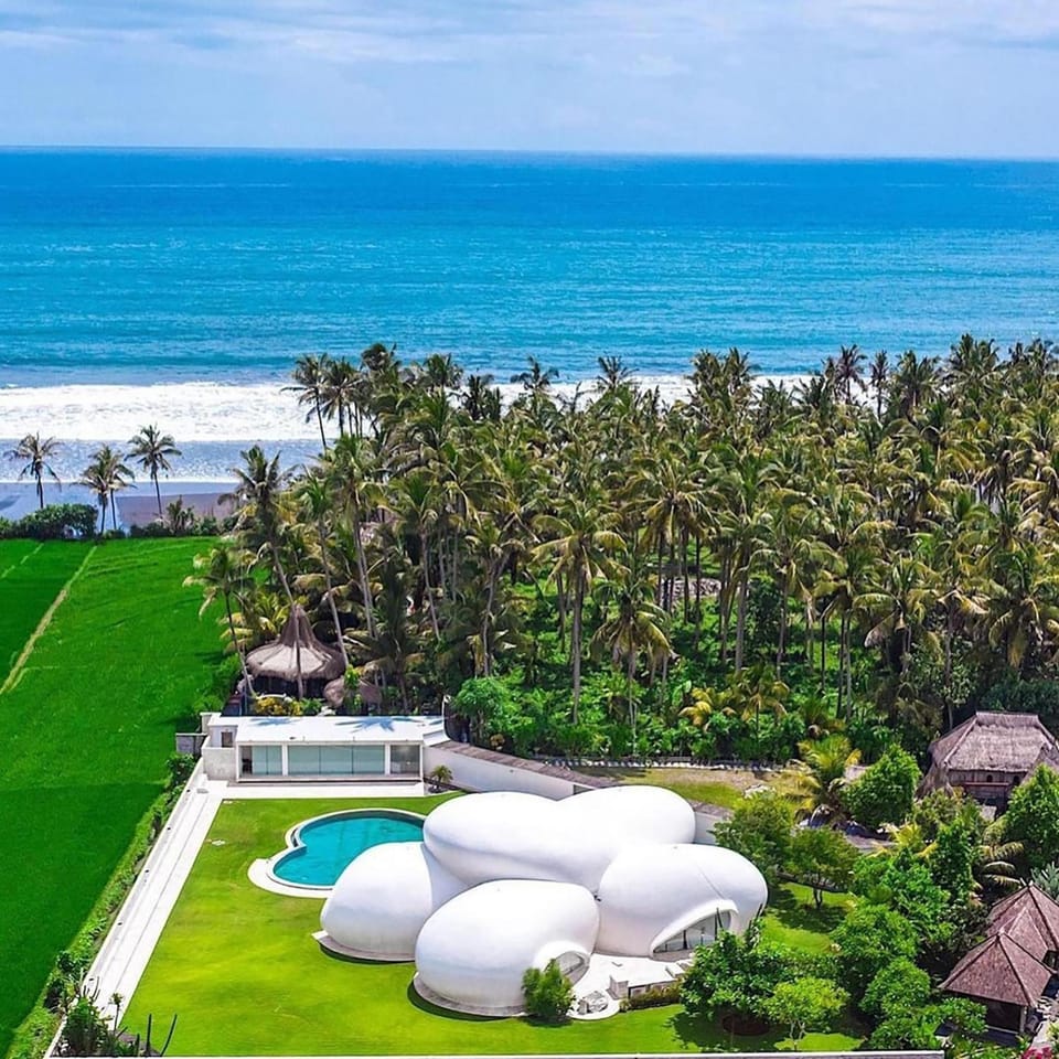 The Cloud Beachfront Villa Tabanan Hotel in Kerambitan