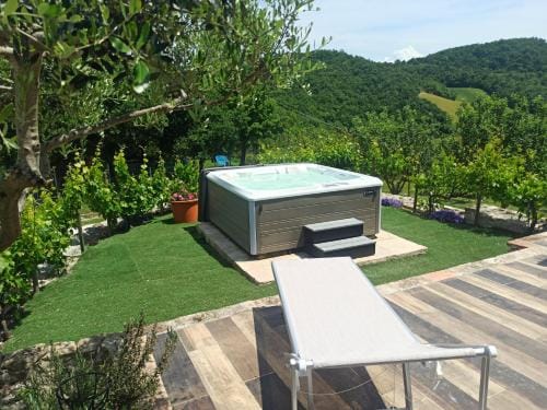 Ca' Gulino - Urbino - Villa con Minipiscina in Borgo Antico Hotel in Marche