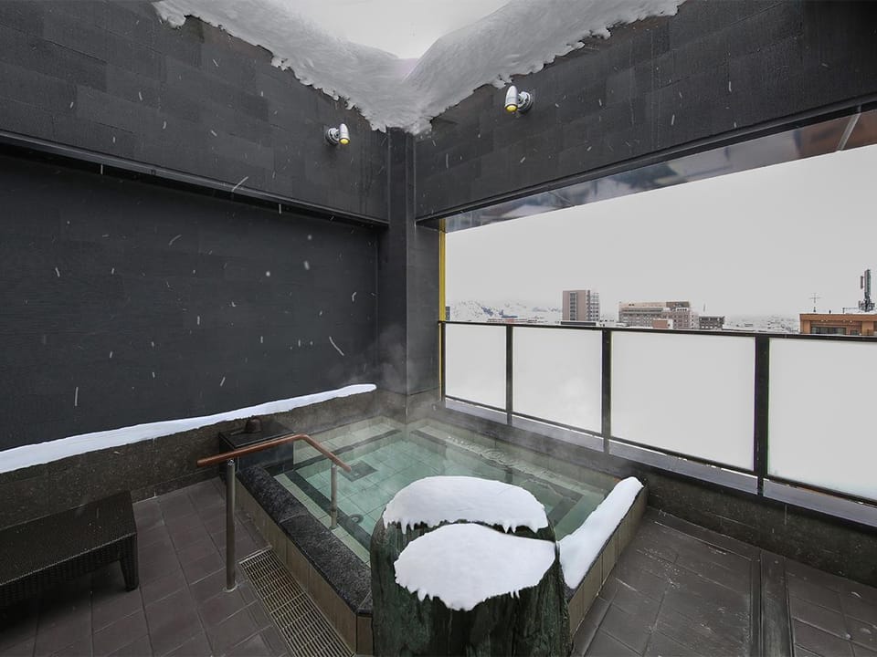 Open air bath