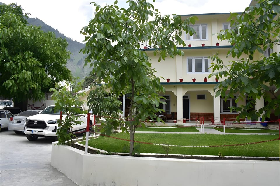 Hotel River View Naran Hotel in Pakistan