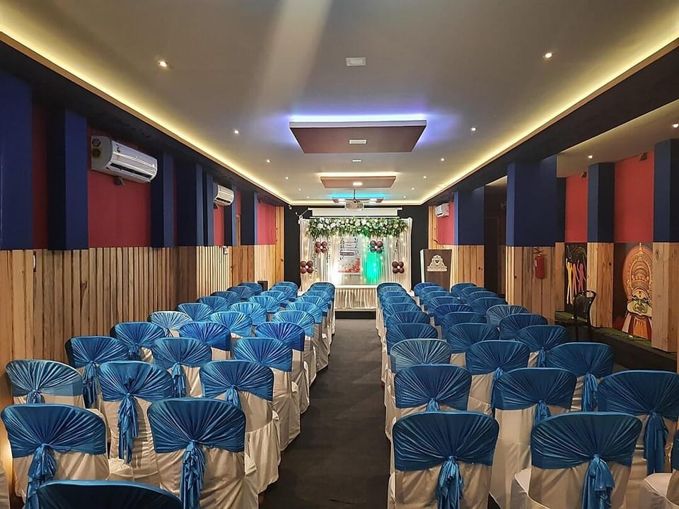 Emerald Royal Residency Hotel in Kerala