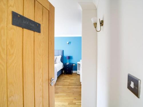 The Artist Loft, Ensuite Guest Rooms, Porthleven Hotel in Porthleven