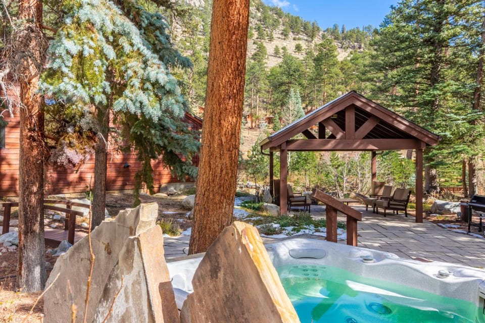 Boulder Brook on Fall River Hotel in Estes Park