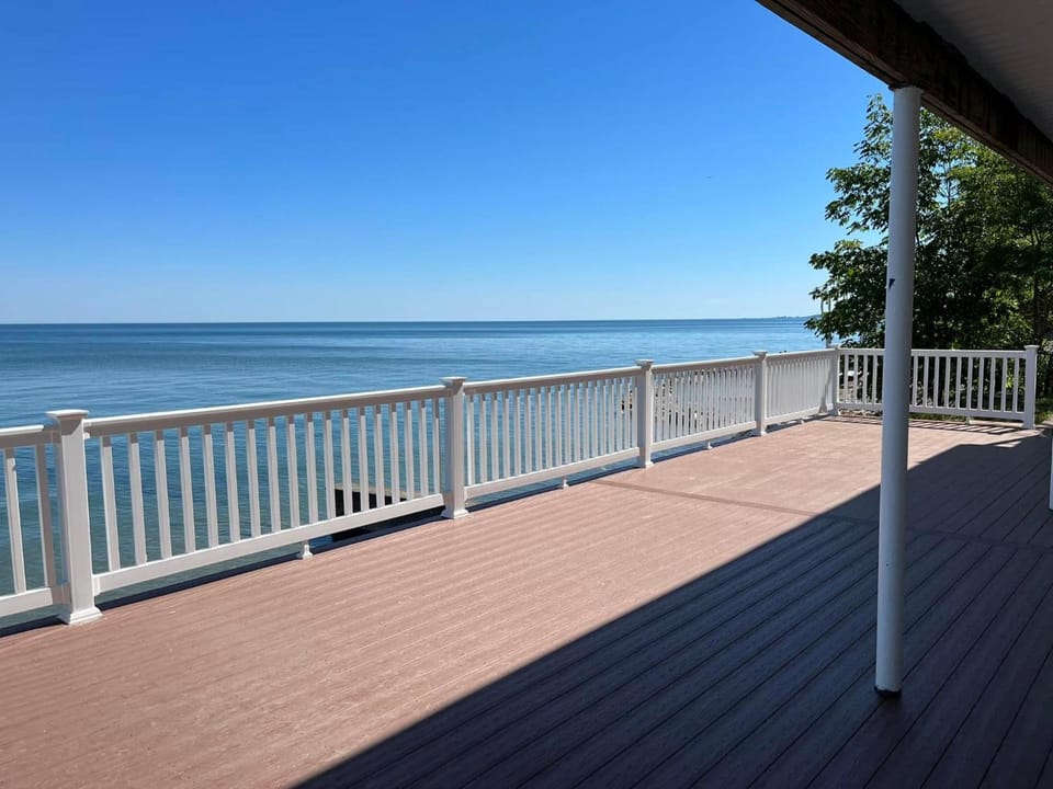 Pete's Lakefront Motel, LLC Motel in Geneva-on-the-Lake