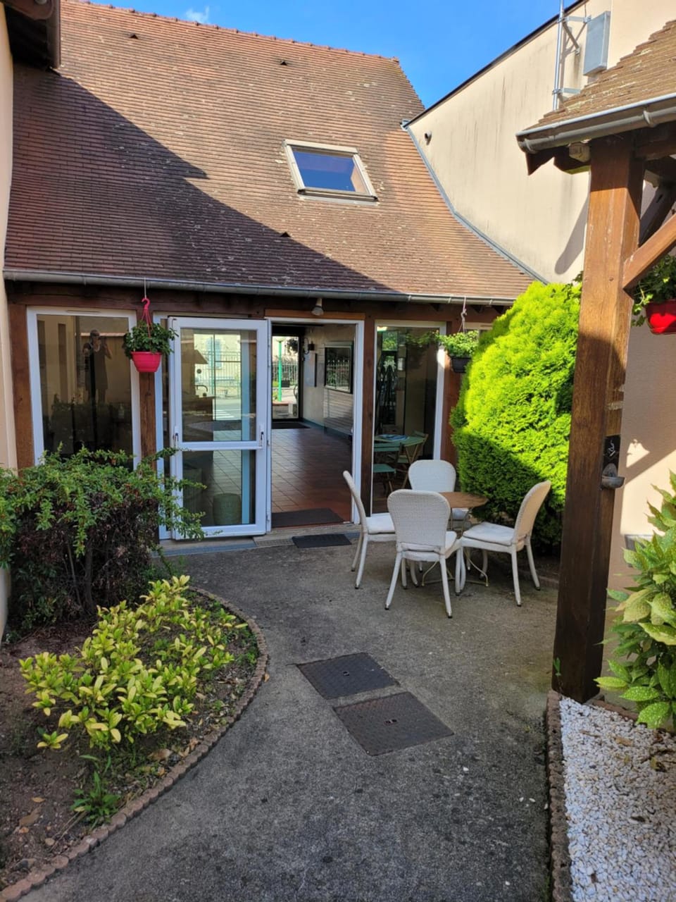 L'AUBERGE DE L'OLIVE Hotel in Bourgogne-Franche-Comté