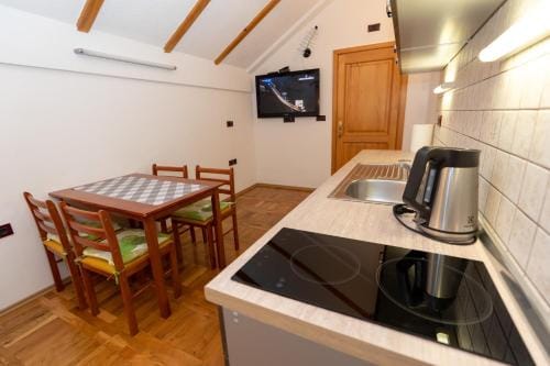 Apartman Miramare Hotel in Lika-Senj County