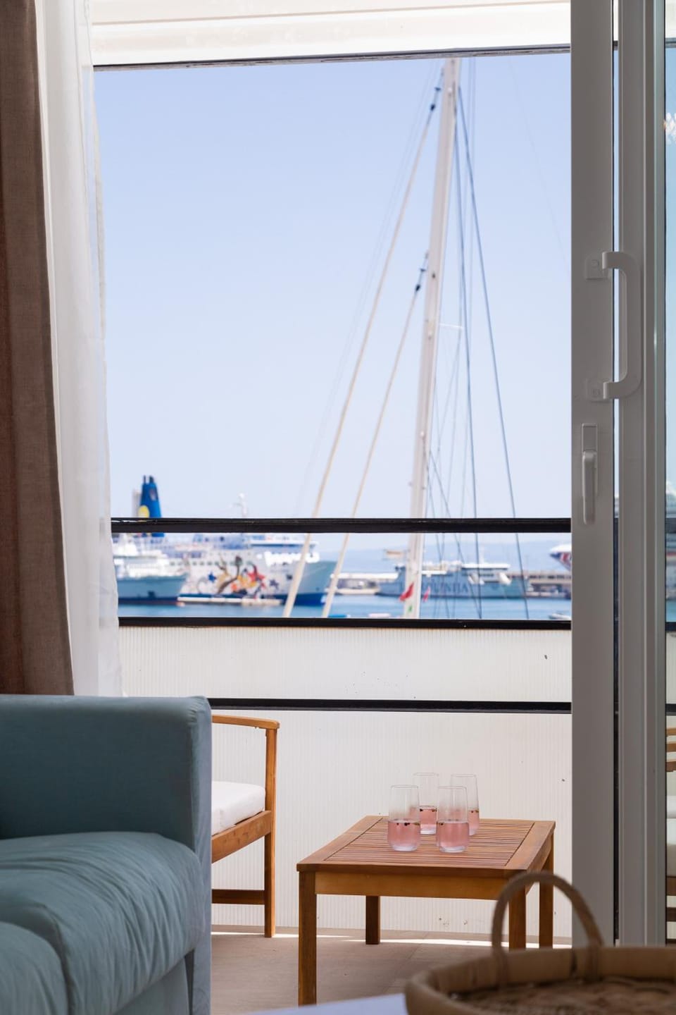 Sun and Sea Deluxe Apartments Hotel in Split
