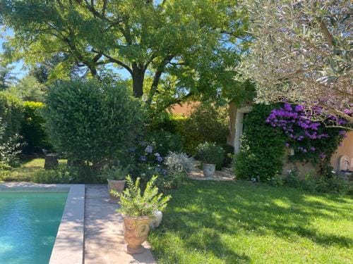 La PARADOUNE 1 Hotel in Arles