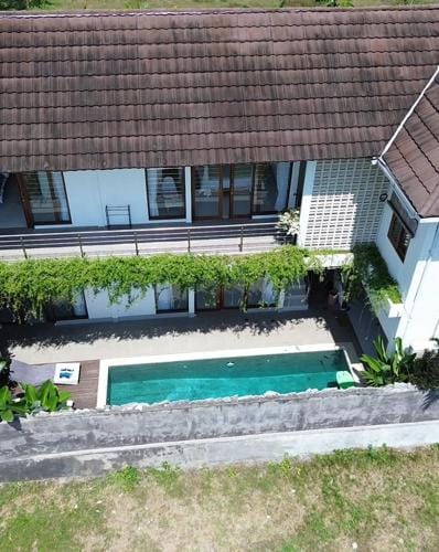 Three Palms Surf & Stay Medewi Hotel in Pekutatan
