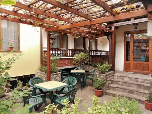 Boyadjiyski Guest House Hotel in Bansko